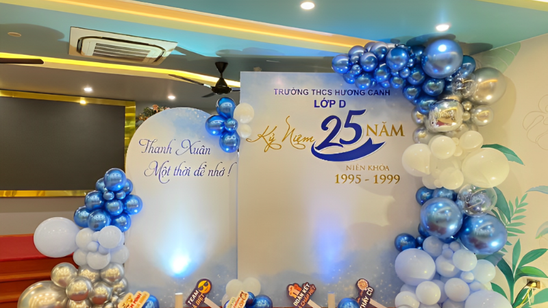 Backdrop họp lớp 25 năm sang trọng