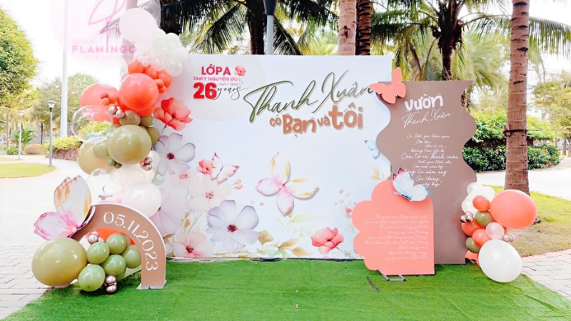 Backdrop họp lớp ngoài trời