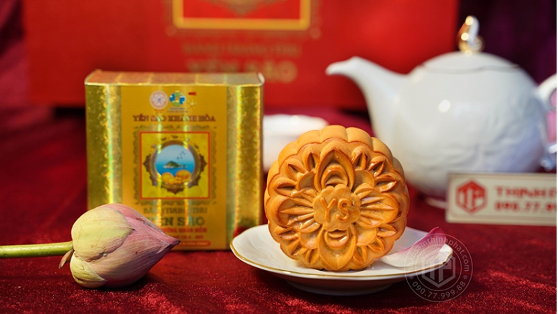 Dòng bánh Trung thu Yến sào Khánh Hòa nhân mềm dễ ăn Dòng bánh Trung thu Yến sào Khánh Hòa nhân mềm dễ ăn