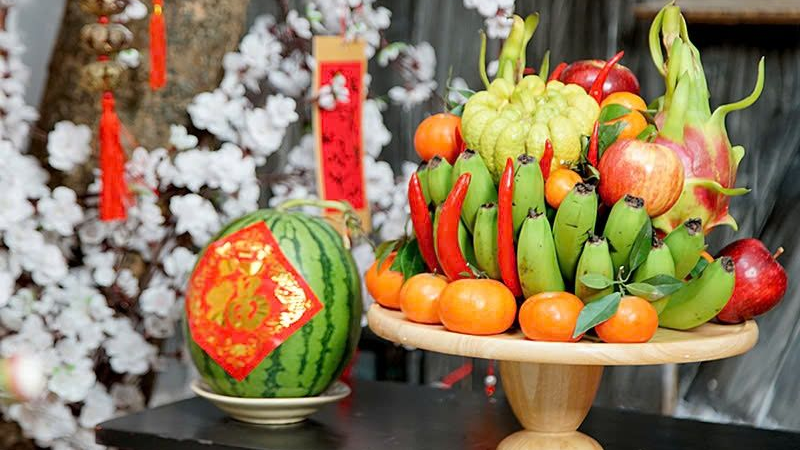 M&acirc;m ngũ quả ng&agrave;y Tết ch&uacute;c một năm mới đủ đầy, sung t&uacute;c