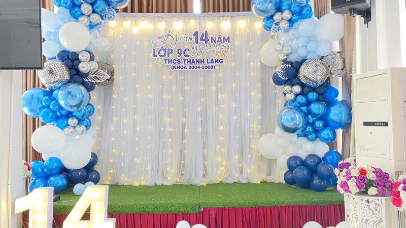 Mẫu backdrop họp lớp trang trí trong nhà