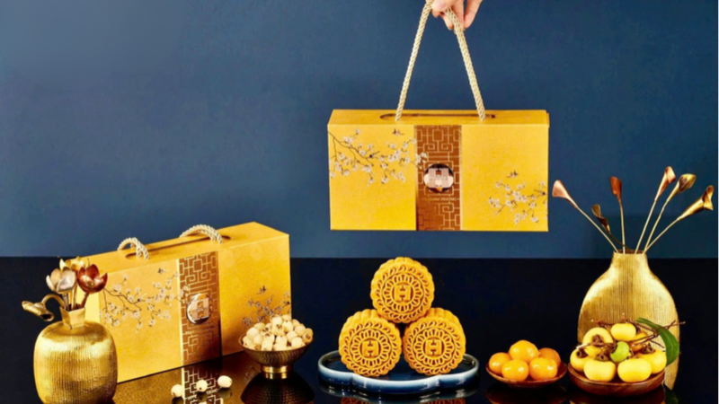 Mẫu hộp 4 b&aacute;nh in logo doanh nghiệp tối ưu ng&acirc;n s&aacute;ch cho đơn h&agrave;ng lớn