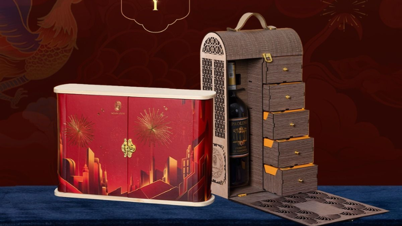 Mẫu hộp qu&agrave; Trung Thu sang trọng phối c&ugrave;ng rượu vang đẳng cấp d&agrave;nh cho VIP