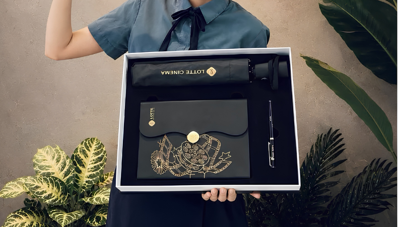 Mẫu hộp qu&agrave; tặng nh&acirc;n vi&ecirc;n d&aacute;ng hộp giấy gấp gọn nhẹ, thuận tiện vận chuyển 