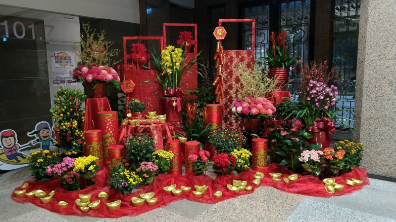 Đa dạng hoa tươi decor Tết cho văn ph&ograve;ng, ng&aacute;t hương xu&acirc;n